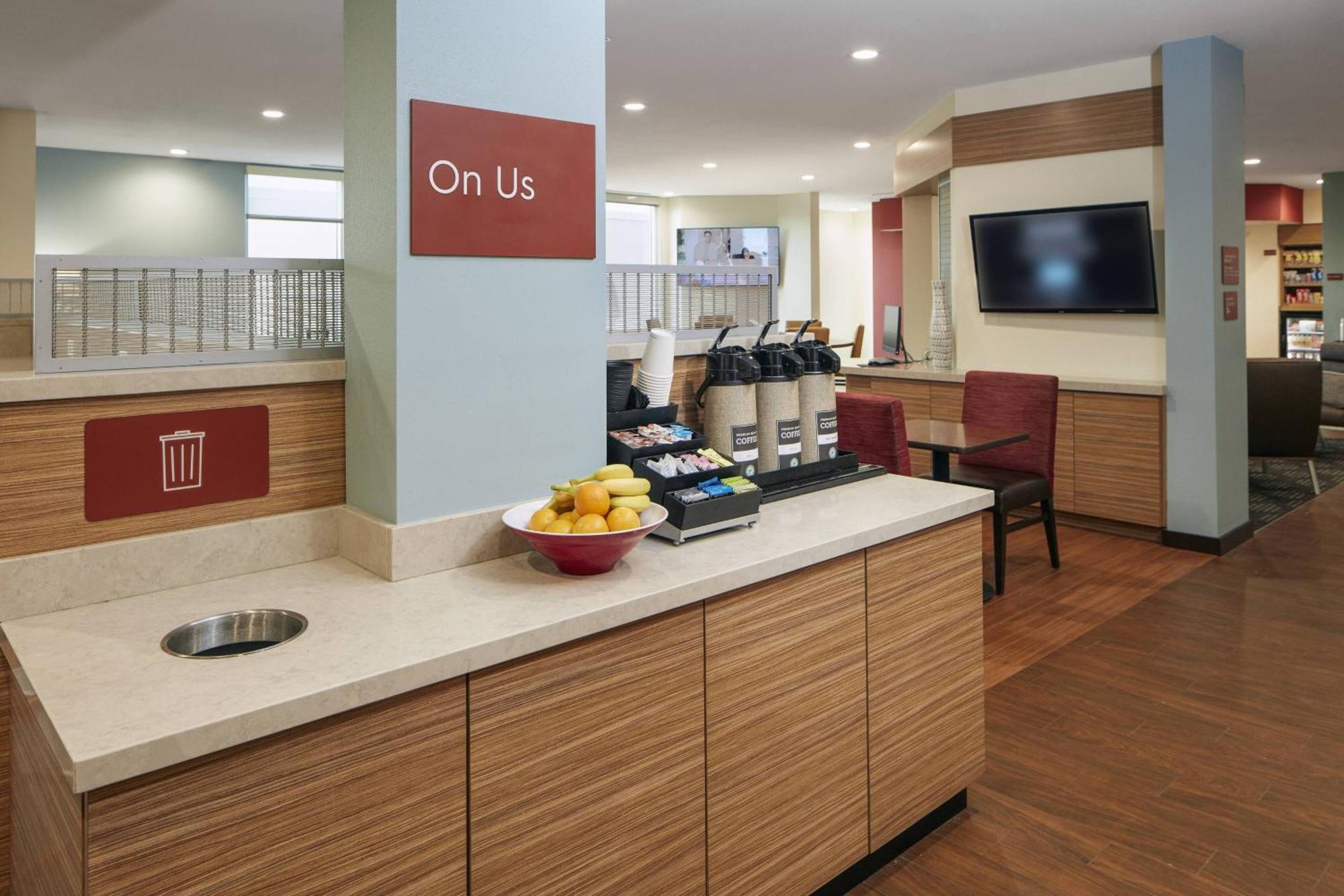 Towneplace Suites By Marriott Tampa South Exterior foto