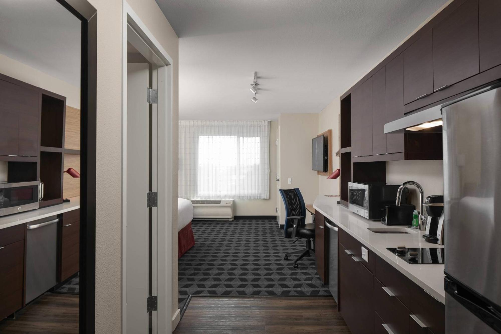 Towneplace Suites By Marriott Tampa South Exterior foto