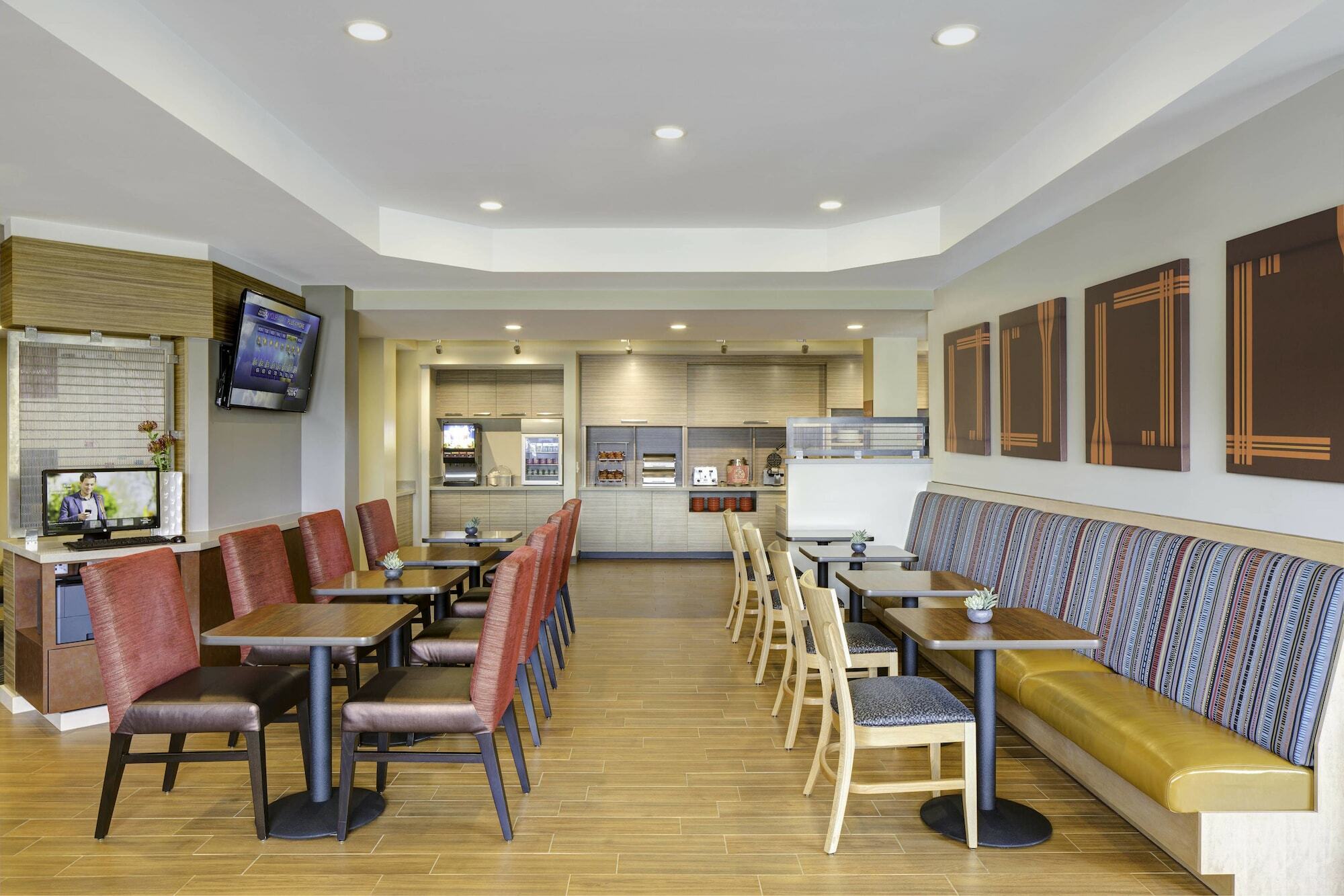 Towneplace Suites By Marriott Tampa South Exterior foto